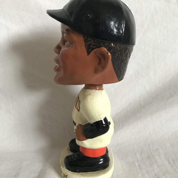 SF Giants Willy Mays MLB Extremely Scarce Dark Face 1962 Vintage Bobblehead White Base